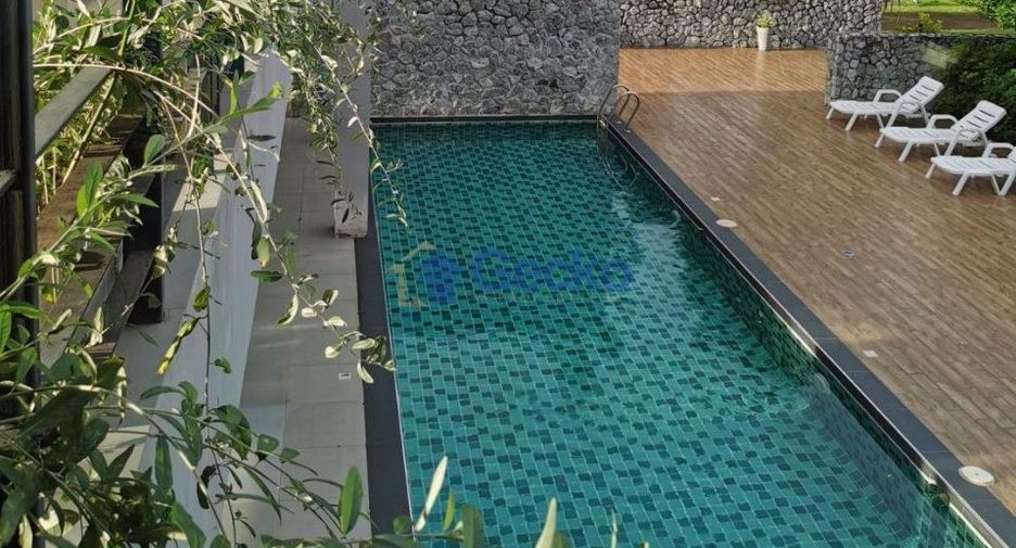 Casa en alquiler de 3 habitaciones en Bang Lamung, Chonburi