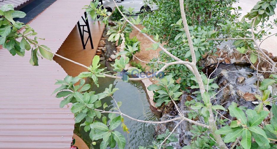 Casa en alquiler de 3 habitaciones en Bang Lamung, Chonburi