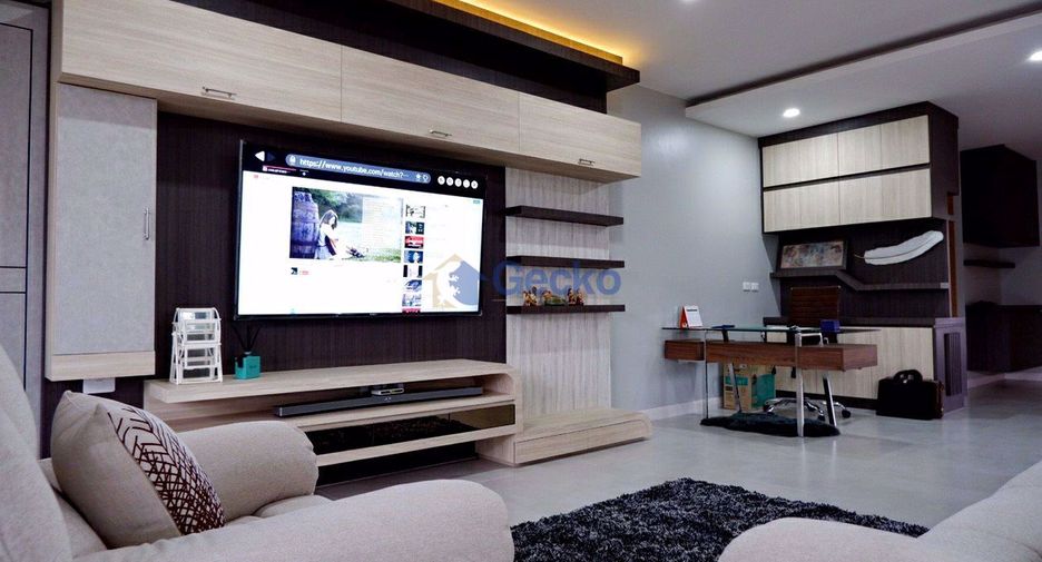Casa en alquiler de 3 habitaciones en Bang Lamung, Chonburi