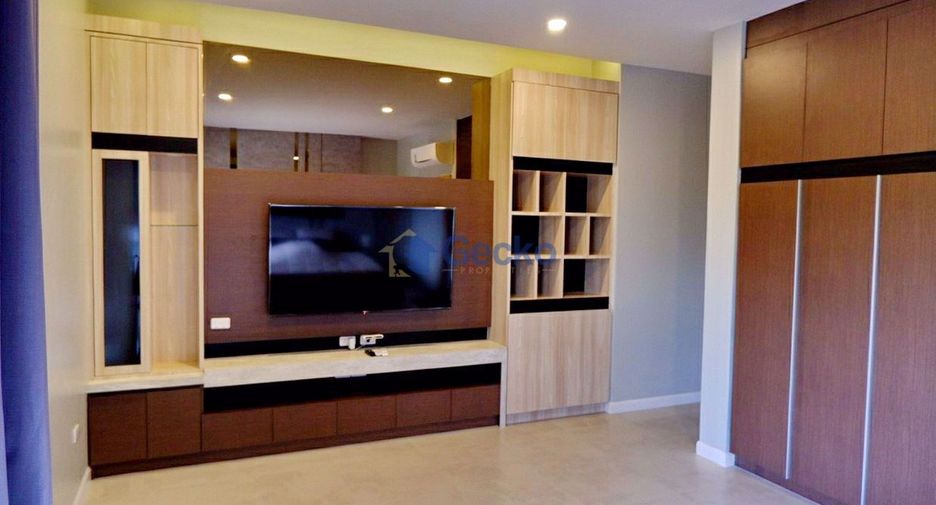 Casa en alquiler de 3 habitaciones en Bang Lamung, Chonburi