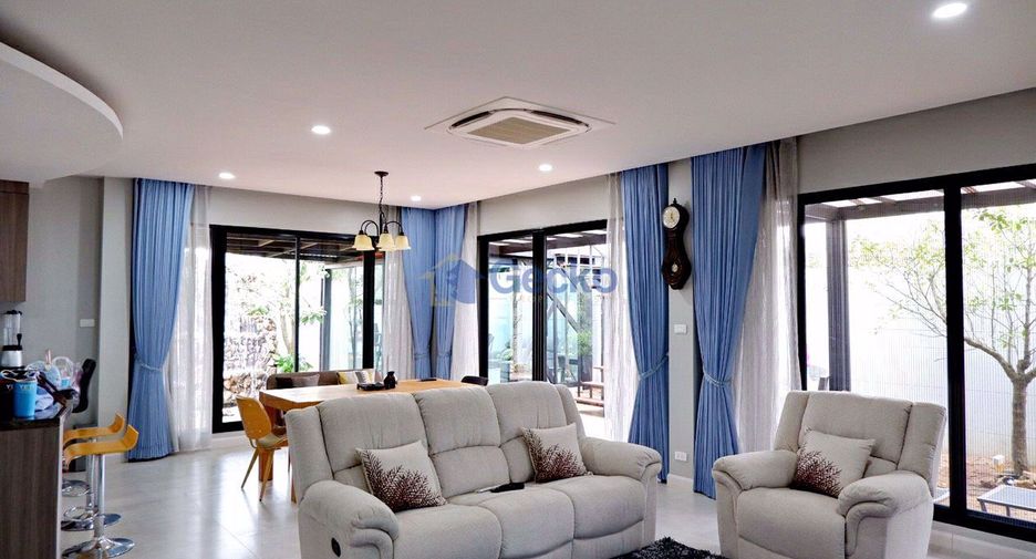 Casa en alquiler de 3 habitaciones en Bang Lamung, Chonburi