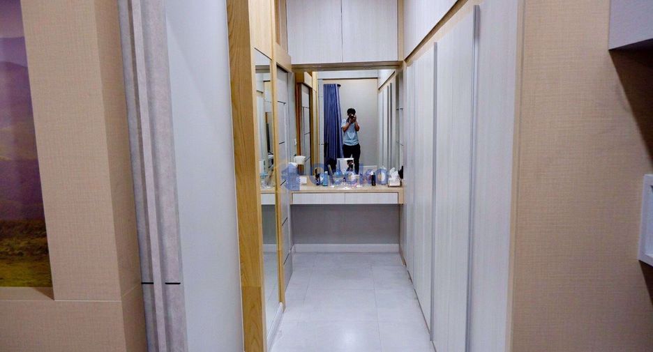 Casa en alquiler de 3 habitaciones en Bang Lamung, Chonburi