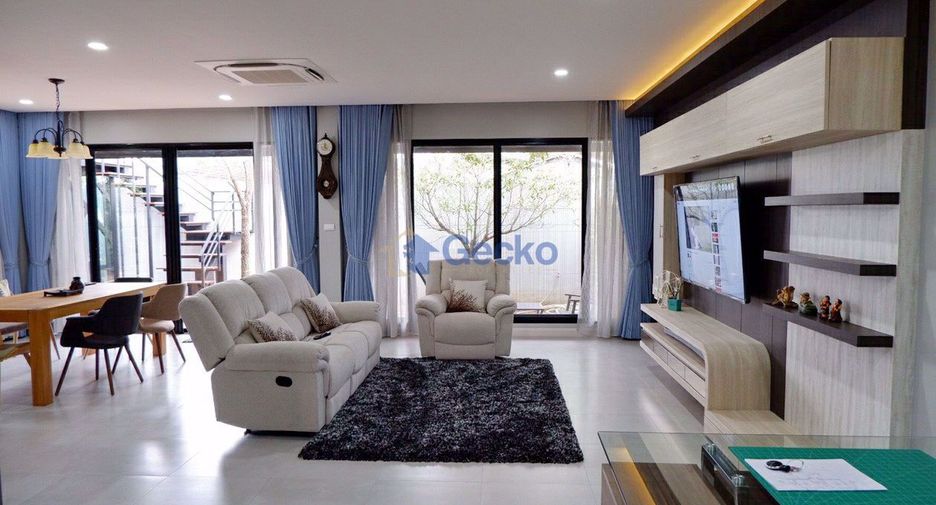 Casa en alquiler de 3 habitaciones en Bang Lamung, Chonburi
