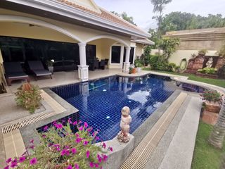 Casa en alquiler de 3 habitaciones en Bang Lamung, Chonburi