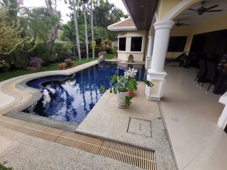 Casa en alquiler de 3 habitaciones en Bang Lamung, Chonburi