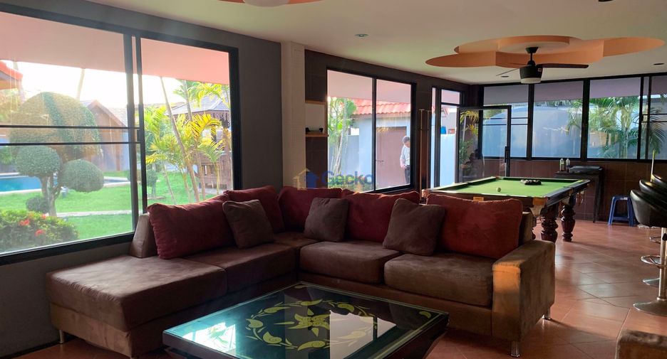 Casa en alquiler de 3 habitaciones en Bang Lamung, Chonburi