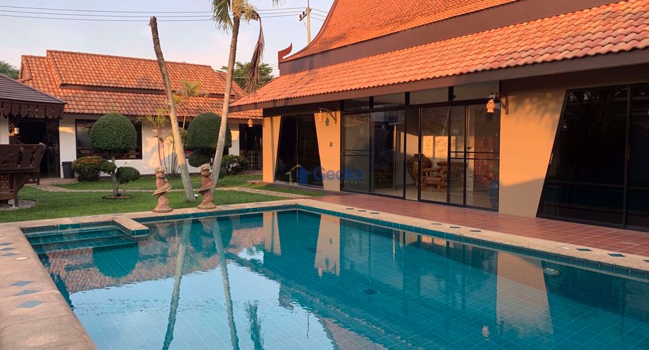 Casa en alquiler de 3 habitaciones en Bang Lamung, Chonburi
