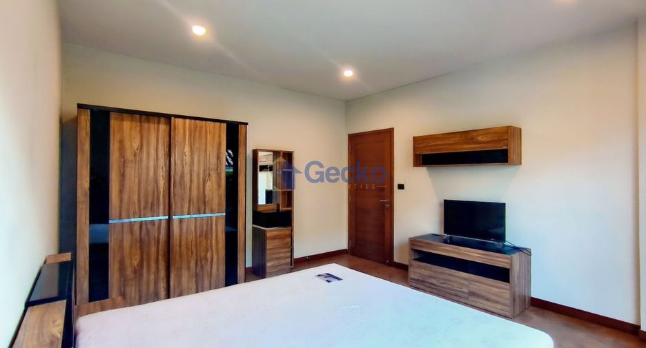 Casa en alquiler de 3 habitaciones en Bang Lamung, Chonburi