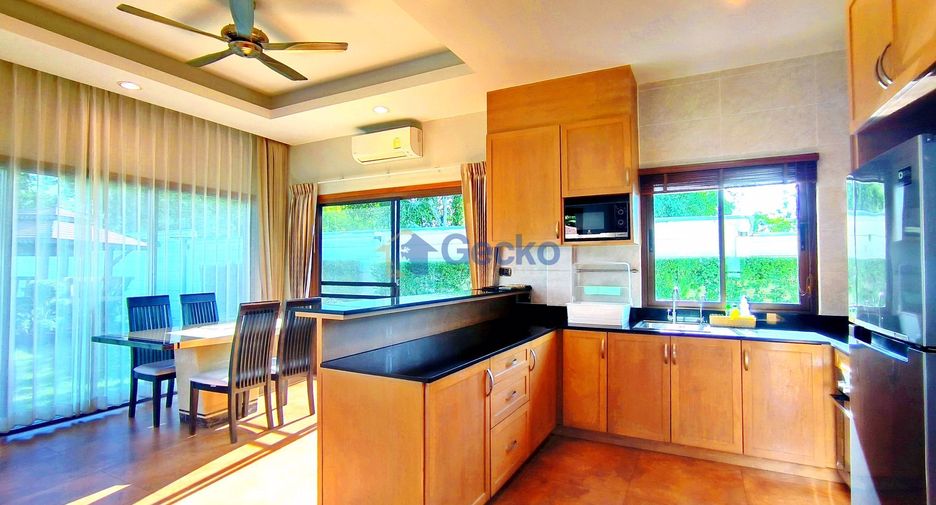 Casa en alquiler de 3 habitaciones en Bang Lamung, Chonburi