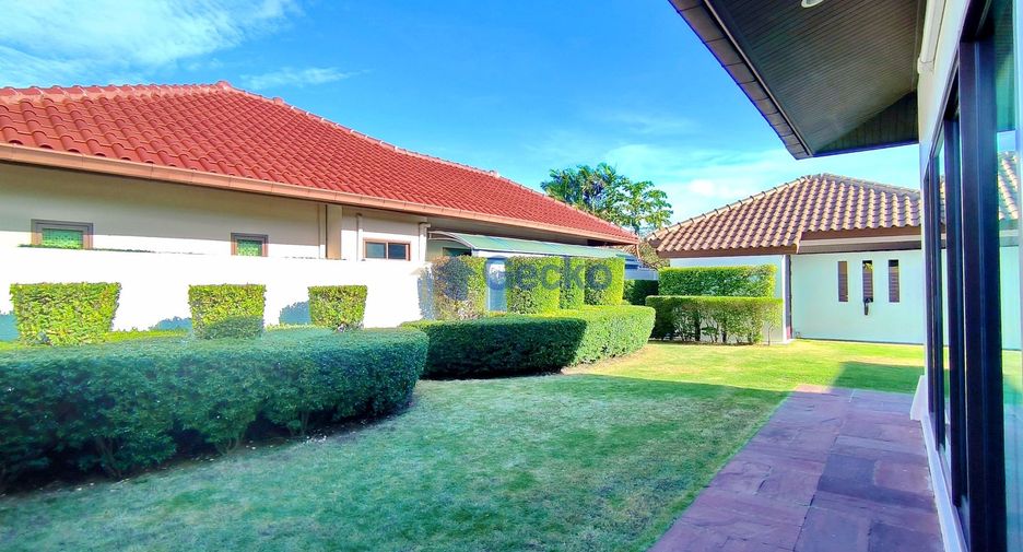 Casa en alquiler de 3 habitaciones en Bang Lamung, Chonburi