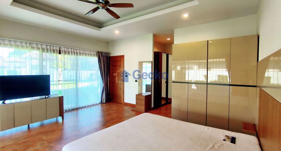 Casa en alquiler de 3 habitaciones en Bang Lamung, Chonburi