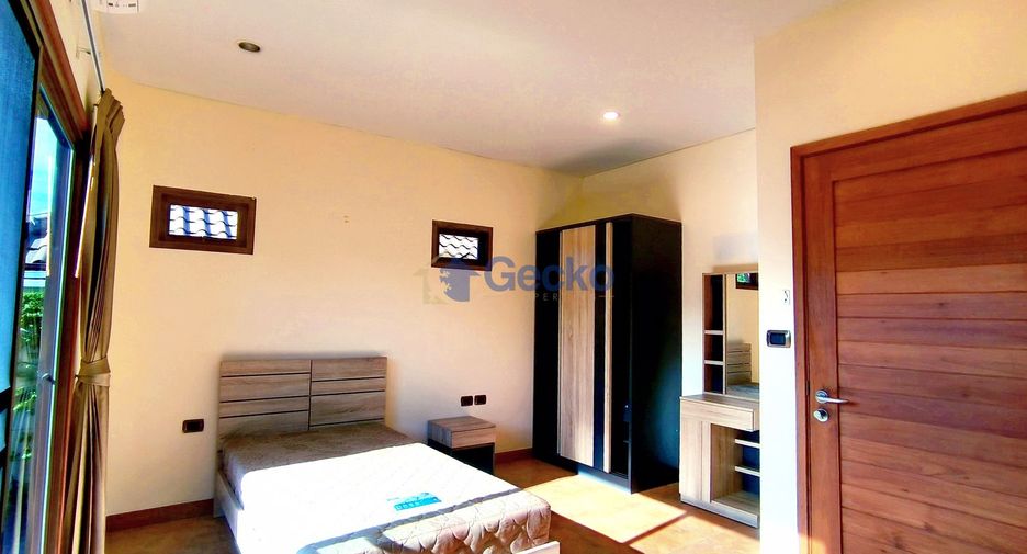 Casa en alquiler de 3 habitaciones en Bang Lamung, Chonburi