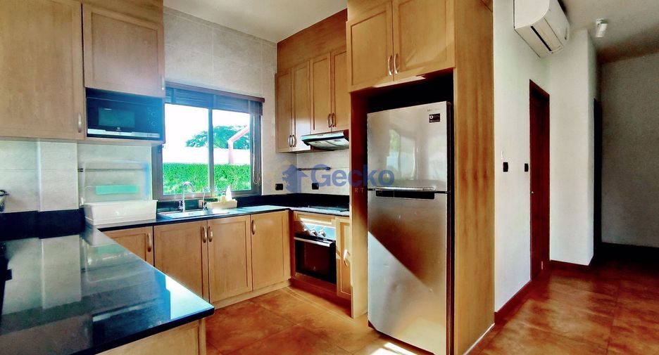 Casa en alquiler de 3 habitaciones en Bang Lamung, Chonburi