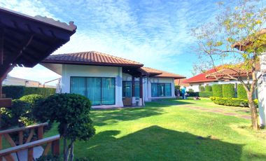 Casa en alquiler de 3 habitaciones en Bang Lamung, Chonburi