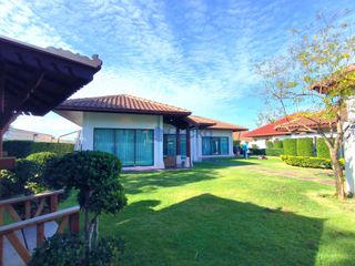 Casa en alquiler de 3 habitaciones en Bang Lamung, Chonburi