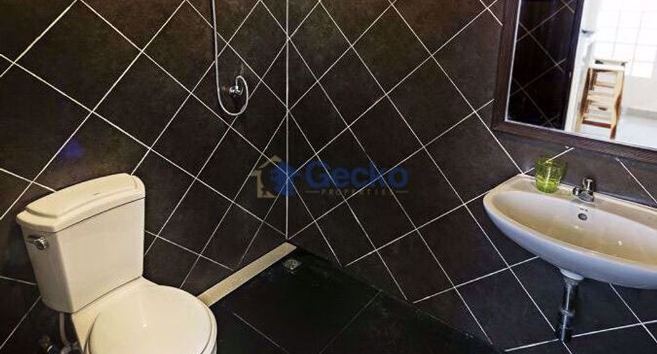 Casa en alquiler y en venta de 4 habitaciones en Bang Lamung, Chonburi