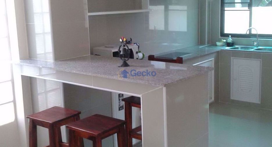 Casa en alquiler y en venta de 4 habitaciones en Bang Lamung, Chonburi