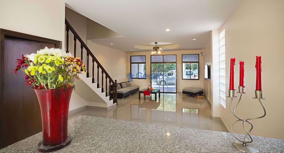 Casa en alquiler y en venta de 4 habitaciones en Bang Lamung, Chonburi
