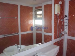 Casa en alquiler de 3 habitaciones en Bang Lamung, Chonburi