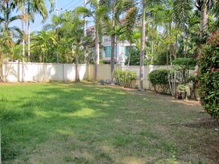 Casa en alquiler de 3 habitaciones en Bang Lamung, Chonburi