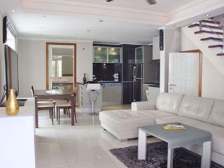 Casa en alquiler de 2 habitaciones en Bang Lamung, Chonburi