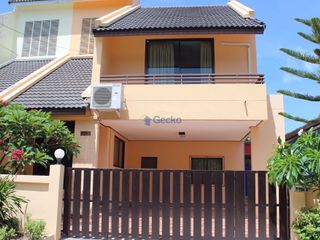Casa en alquiler de 4 habitaciones en Bang Lamung, Chonburi
