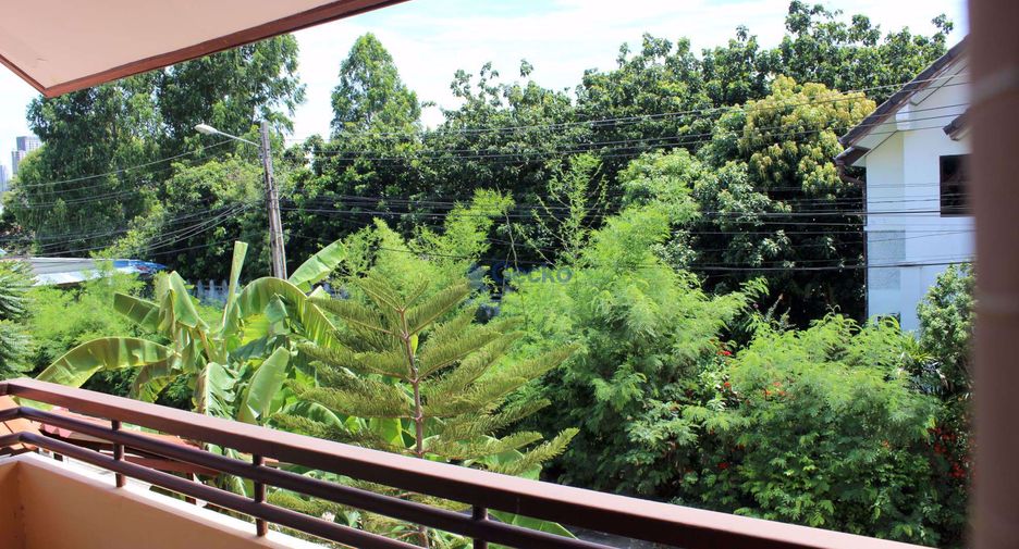 Casa en alquiler de 4 habitaciones en Bang Lamung, Chonburi