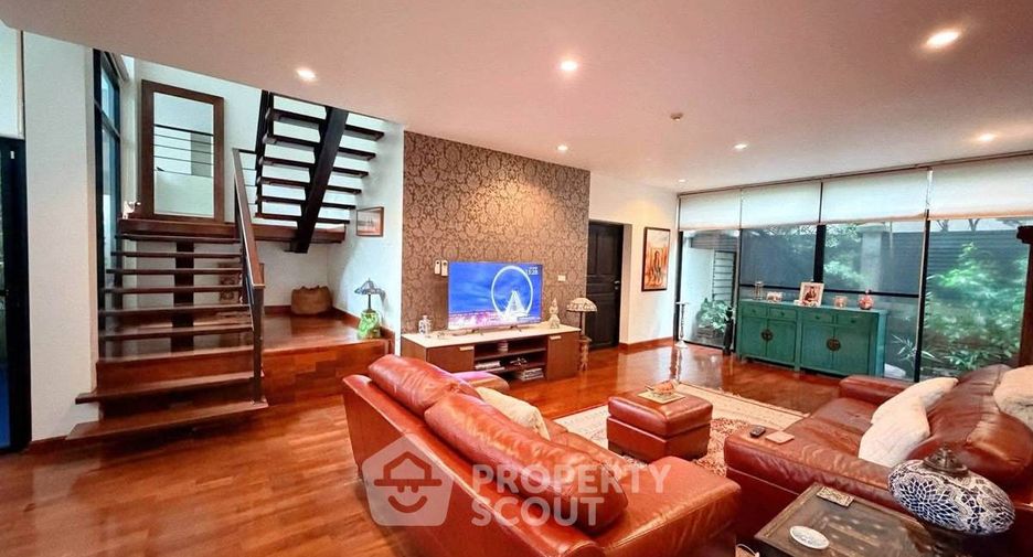 Apartment zur Miete mit 3 Zimmer in Khlong Toei, Bangkok