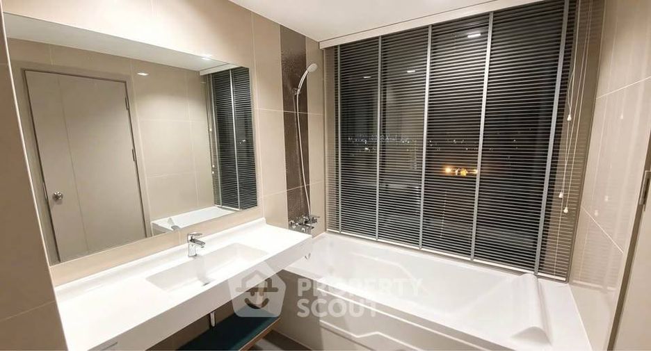 For rent 2 bedrooms condo in Phra Khanong, Bangkok