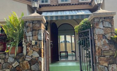 Casa en alquiler de 3 habitaciones en Bang Lamung, Chonburi
