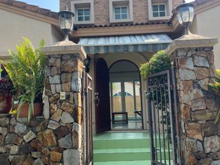Casa en alquiler de 3 habitaciones en Bang Lamung, Chonburi