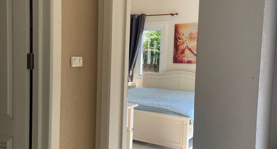 Casa en alquiler de 3 habitaciones en Bang Lamung, Chonburi