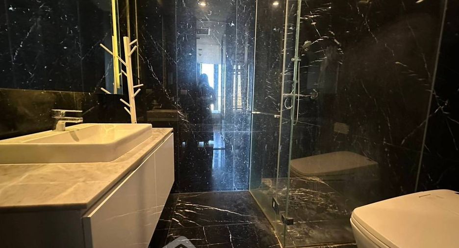 For rent 1 bed condo in Pathum Wan, Bangkok