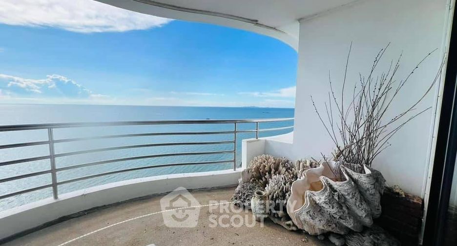 For rent 3 bedrooms condo in Bang Lamung, Chonburi