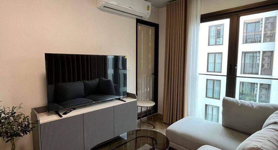 For rent 2 bedrooms condo in Watthana, Bangkok