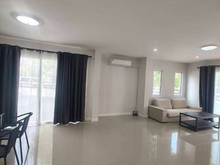 Casa en alquiler de 3 habitaciones en East Pattaya, Pattaya