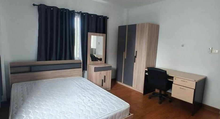 Casa en alquiler de 3 habitaciones en East Pattaya, Pattaya