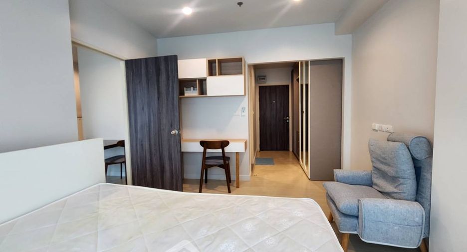 For rent 3 bedrooms condo in Thon Buri, Bangkok
