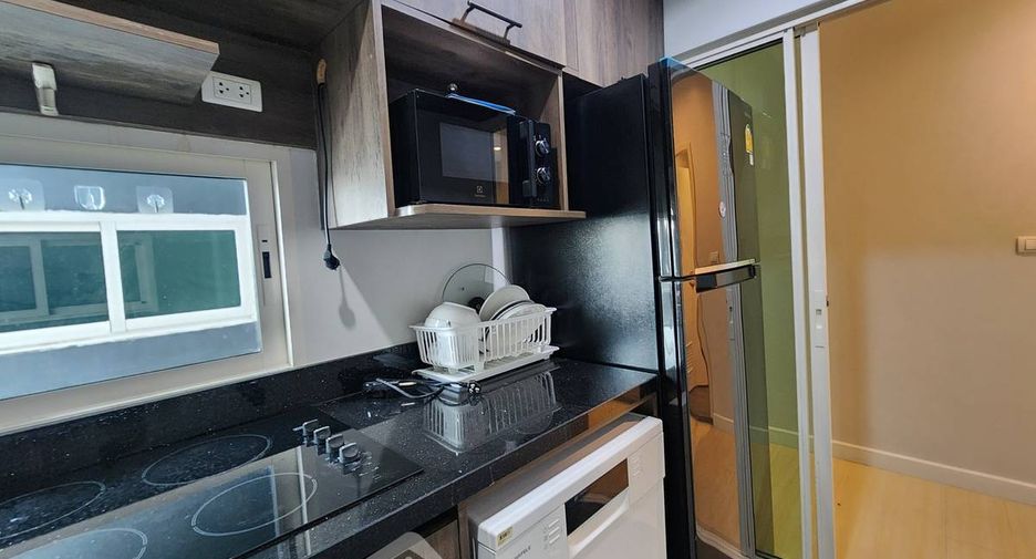 For rent 3 bedrooms condo in Thon Buri, Bangkok