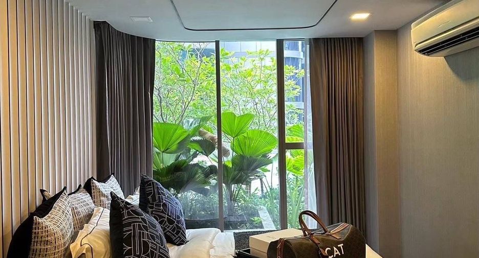For rent 3 bedrooms condo in Watthana, Bangkok