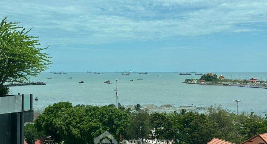 For rent 2 bedrooms condo in Si Racha, Chonburi