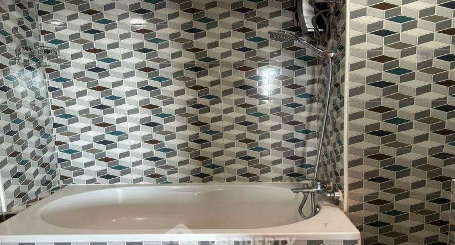 For rent 2 bedrooms condo in Si Racha, Chonburi