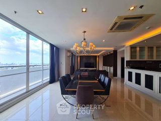 For rent 3 bedrooms condo in Bang Kapi, Bangkok