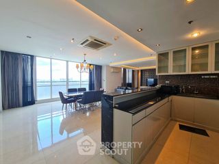 For rent 3 bedrooms condo in Bang Kapi, Bangkok