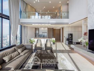 For rent 4 bedrooms condo in Khlong San, Bangkok