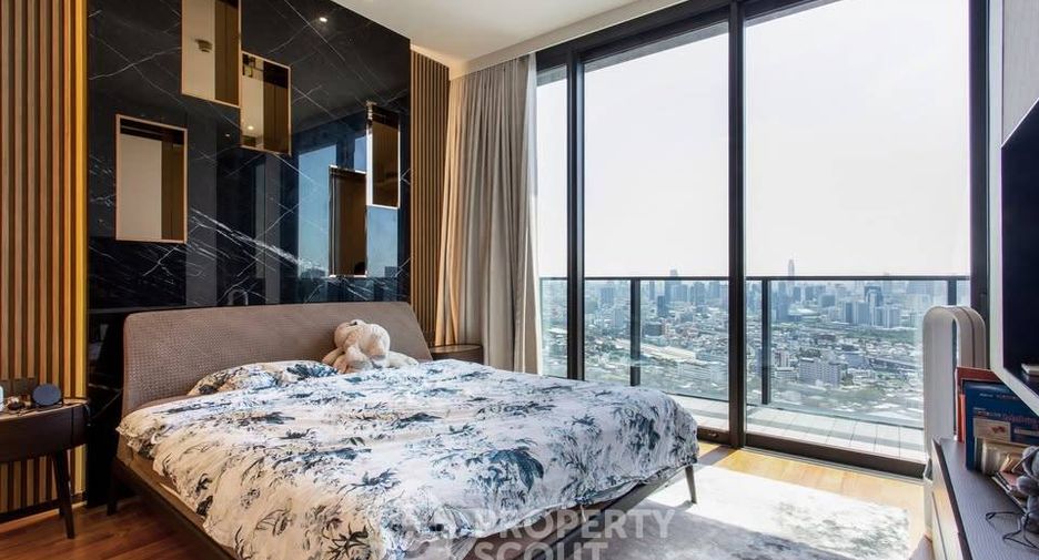 For rent 4 bedrooms condo in Khlong San, Bangkok
