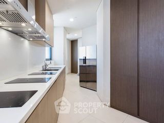 For rent 4 bedrooms condo in Khlong San, Bangkok