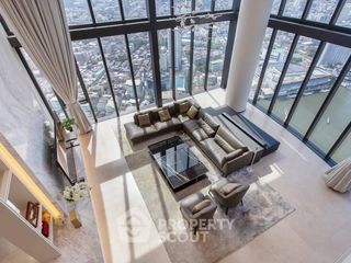 For rent 4 bedrooms condo in Khlong San, Bangkok