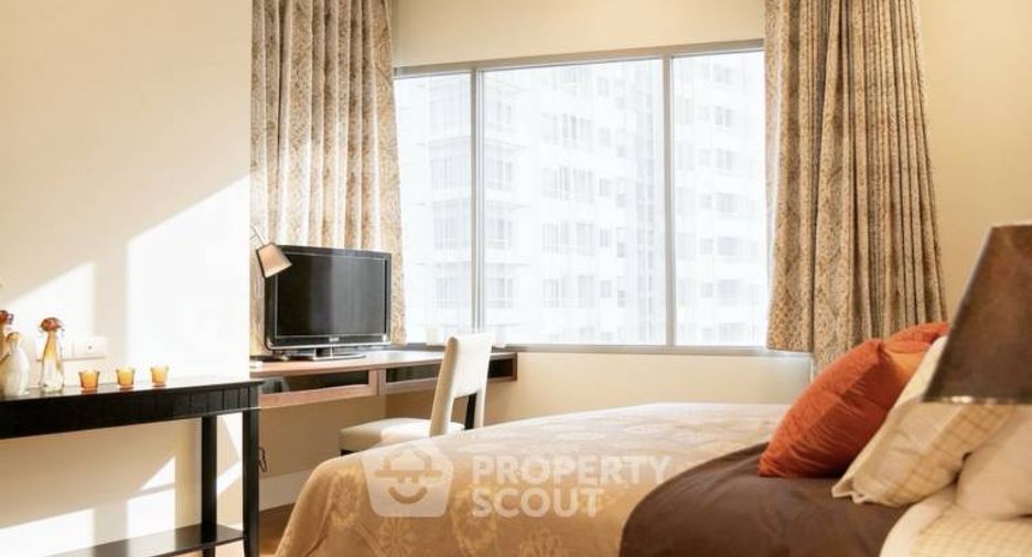 For rent 2 bedrooms condo in Khlong Toei, Bangkok