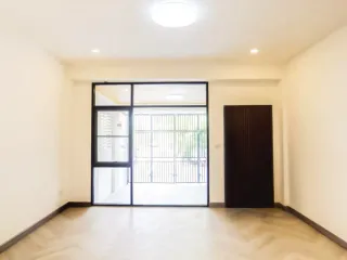 For sale 4 bedrooms townhouse in Wang Thonglang, Bangkok